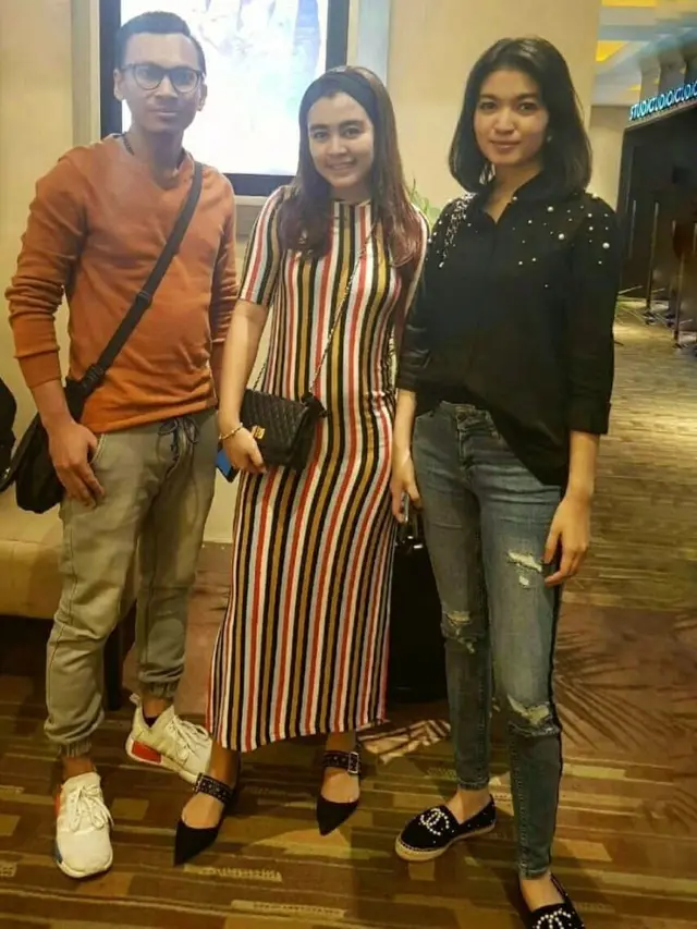 Selvi Ananda dengan gaya casual (Instagram/selvigibran_)