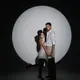 Menjelang momen spesial tersebut, Jennifer dan Justin terus membagikan berbagai tema foto prewedding yang memperlihatkan perjalanan cinta mereka dalam balutan fashion dan budaya yang beragam. [@jennifercoppenreal20].