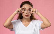 Hanya dengan 1 Jenis Bunga, Cara Ini Bisa Menghilangkan Mata Panda
