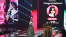 Sejumlah nama besar dalam dunia hiburan Fuji Ann dan Jennifer Coppen menyabet penghargaan Popular Video Of The Year dan Penghargaan Celebrity Creator Of The Year. Tampak dalam foto, kemeriahan malam puncak TikTok Awards Indonesia 2025 di Studio Emtek City Indosiar, Jakarta, pada Jumat (21/11/2025) malam. TikTok resmi menobatkan 19 pemenang dari 16 kategori dalam malam puncak TikTok Awards Indonesia 2025 yang digelar pada Jumat (21/11/2025). (Kapanlagi.com/Budy Santoso)