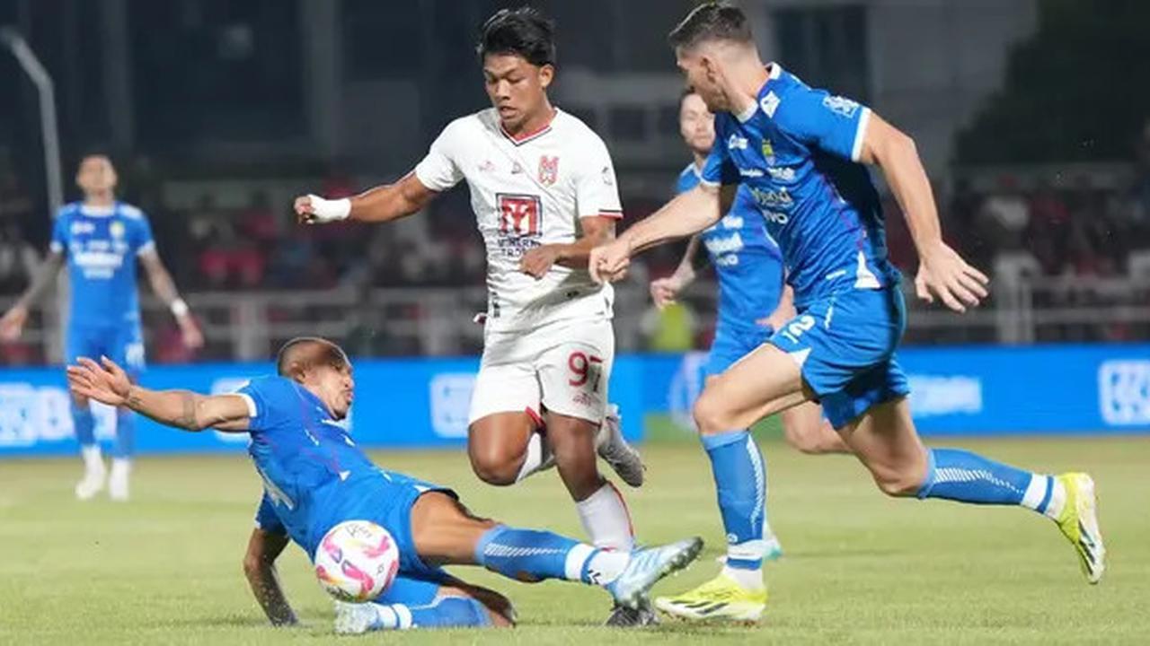 Hasil BRI Liga 1: Persib Bandung Kalah 0-1 dari Malut United, Pesta Juara Ditunda