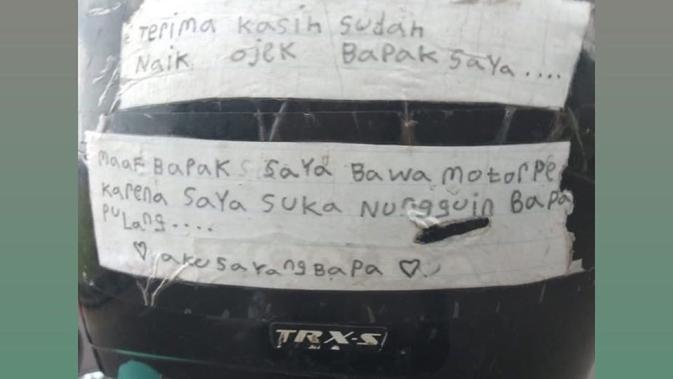 Pengemudi Ojek Online Ingat Keluarga (Sumber: Instagram/dramaojol.id)