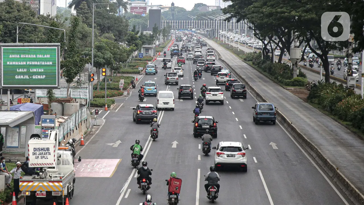 Jakarta Tarik Rem Darurat, Ganjil Genap Ditiadakan dan Transportasi Umum Dibatasi