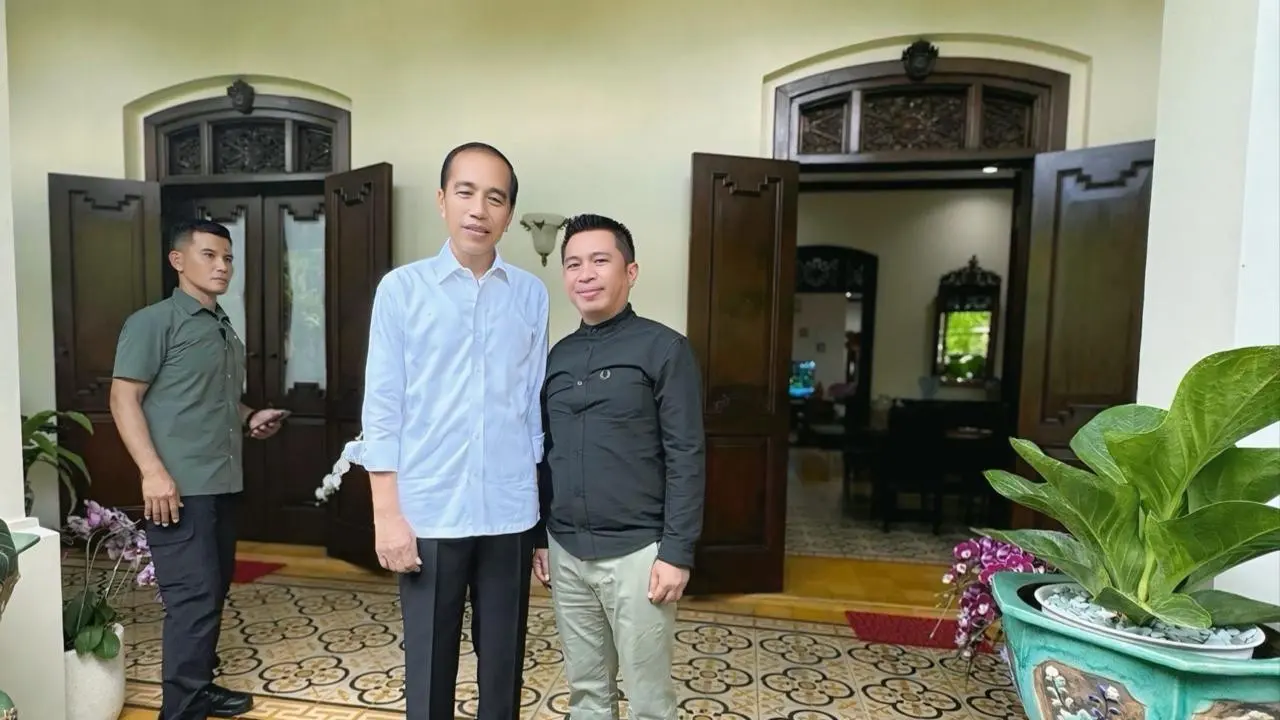 Ketua Umum Rampai Nusantara, Mardiansyah Semar sowan ke kediaman presiden ke-7 Joko Widodo di Solo, Jawa Tengah, Kamis (3/4) (Istimewa)