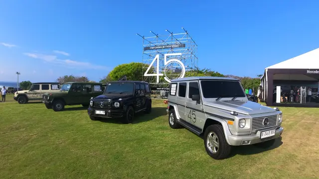 Mercedes Jip Indonesia Touring Menuju Bali (ist)