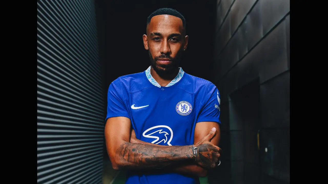 Foto: Rajah Gudang Peluru di Lengan Aubameyang yang Kini Berseragam Chelsea
