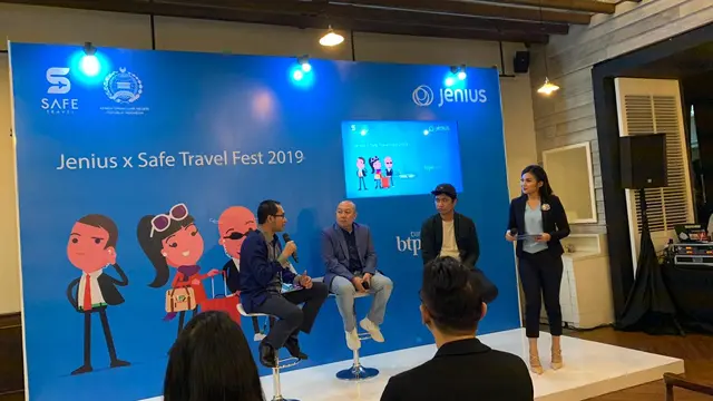 Direktur Perlindungan WNI Kemlu RI Judha Nugraha dan Head of Digital Banking Bank BTPN Irwan S Tisnabudi dalam acara pembukaan Safe Travel Fest 2019 di Kota Kasablanka, Kamis 28 November 2019 (Benedikta Miranti / Liputan6.com)