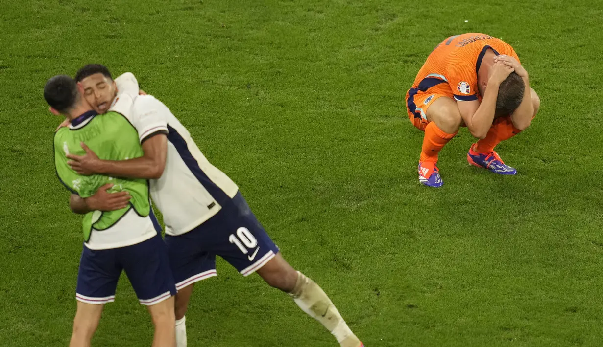 Langkah Timnas Belanda di Euro 2024 harus terhenti setelah ditaklukkan Inggris pada laga semifinal Euro 2024 di Stadion Signal Iduna Park, Dortmund, Kamis (11/7/2024). (AP Photo/Andreea Alexandru)