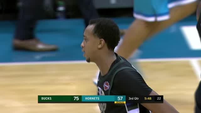 Berita video game recap NBA 2017-2018 antara Charlotte Hornets melawan Milwaukee Bucks dengan skor 111-106.