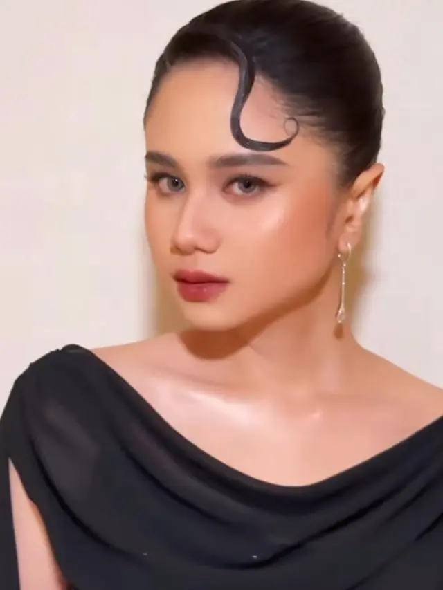 Soft Glam Vs Bold, Gaya Makeup Kontras Syifa Hadju dan Tissa Biani di Resepsi Pernikahan Kakak Al Ghazali-Alyssa Daguise