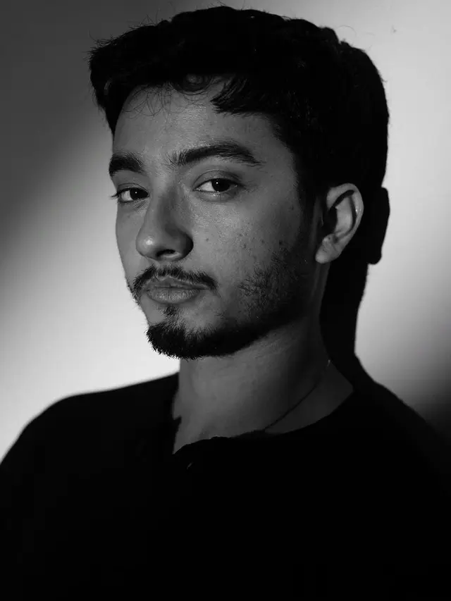 Pesona Bryan Domani, artis muda yang ganteng dan rajin ibadah