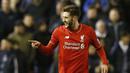 Pemain Liverpool, Adam Lallana mencetak satu gol saat timnya melibas Manchester City pada lanjutan Liga Inggris di Stadion Anfield, Kamis (3/3/2016). (Reuters / Phil Noble)