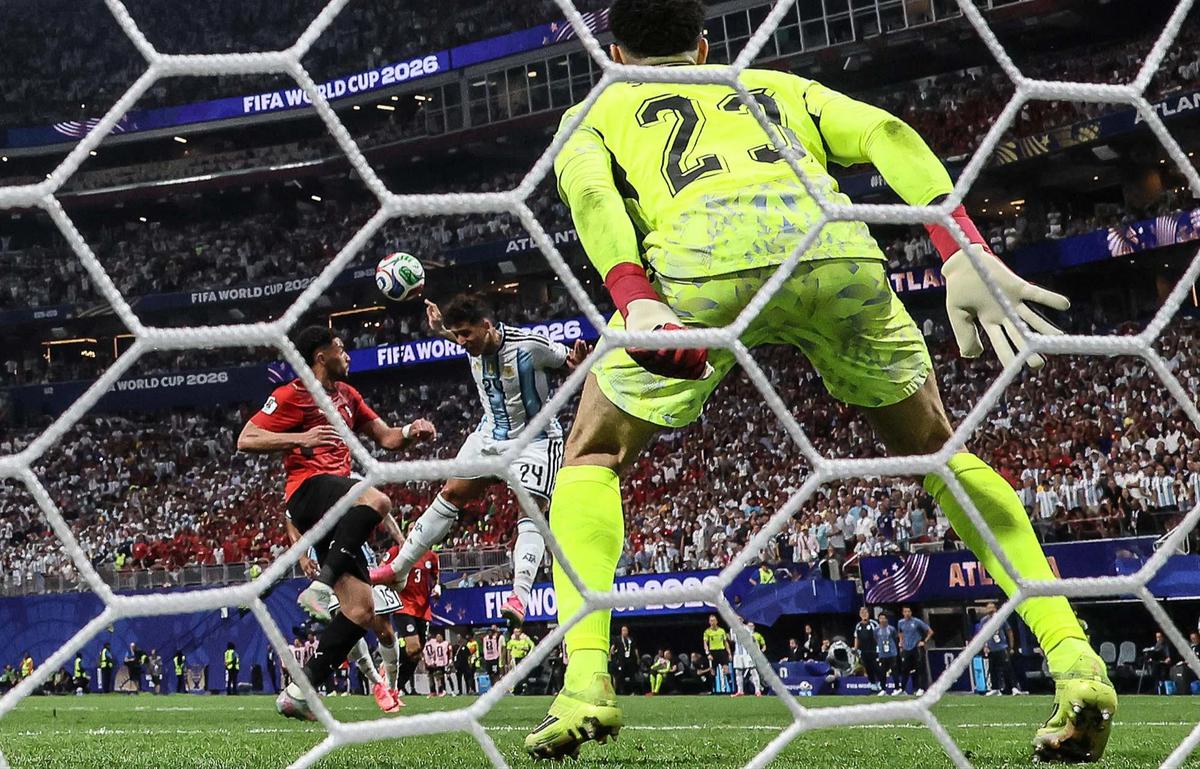 FOTO: Ketinggalan Dua Gol,  Argentina Cetak Remontada Dramatis