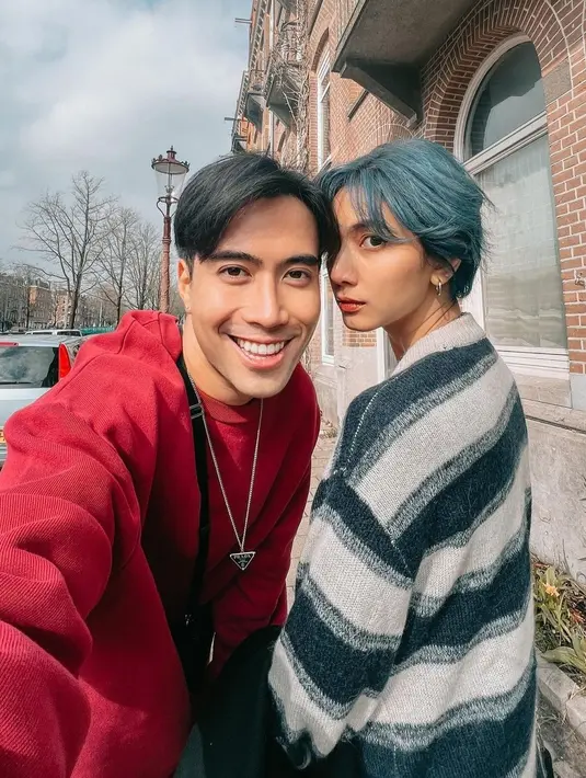 Meski tetap terlihat cantik, tak sedikit dari netizen menyebut Sheila Dara seperti oppa Korea. [instagram/vidialdiano]