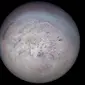 Triton, bulan Planet Neptunus (NASA)