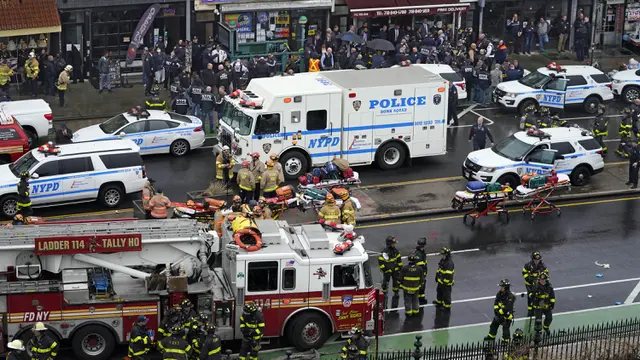 FOTO: Penembakan Penumpang Kereta Bawah Tanah di New York