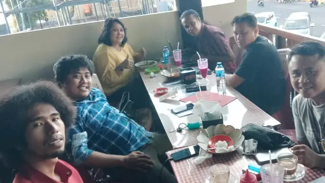 Rumah Kopi Billy Kawasan Megamas Manado bisa menjadi pilihan untuk melakukan pertemuan, sambil menikmati beragam menu yang ada.