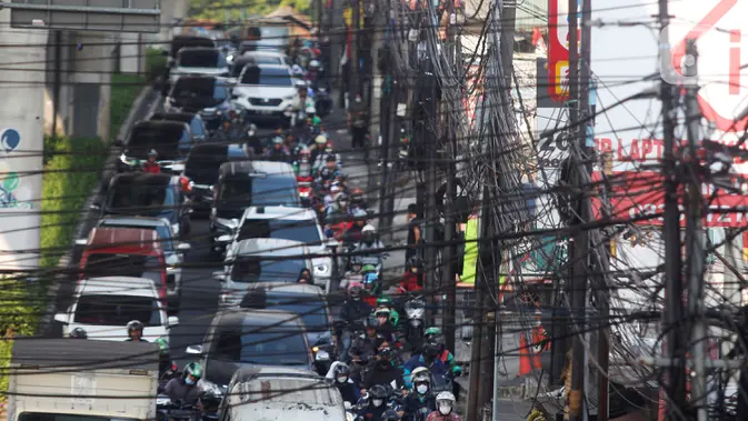 Pramono Buka Opsi Swasta Ikut Bereskan Kabel Semrawut di Jakarta