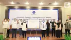 Menaker Ida Fauziyah bersama pimpinan KADIN, APINDO, KSPSI, KSBSI dan Serikat Pekerja atau Buruh membacakan Deklarasi Gotong Royong menyikapi pandemi Covid-19 dalam masa PPKM Darurat di Kemnaker, Jakarta Selasa (13/7/2021). Deklarasi berisikan enam poin. (Liputan6.com/HO/Kemnaker)