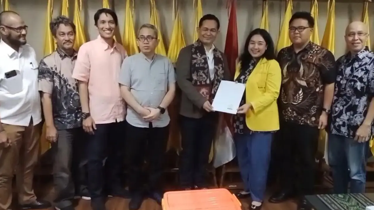 Bonifasius Hargens atau yang lebih dikenal sebagai Boni Hargens resmi mendaftarkan diri sebagai calon Ketua Umum Ikatan Alumni Universitas Indonesia (ILUNI UI) periode 2025-2028 (Istimewa)
