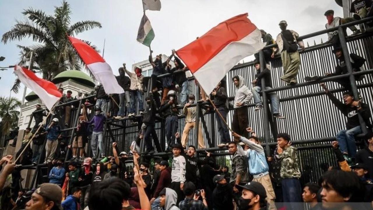 Tahukah Anda? Kesbangpol Kalsel Ajak Demonstran Kedepankan Aspirasi untuk Demonstrasi Damai, Hindari Anarkis