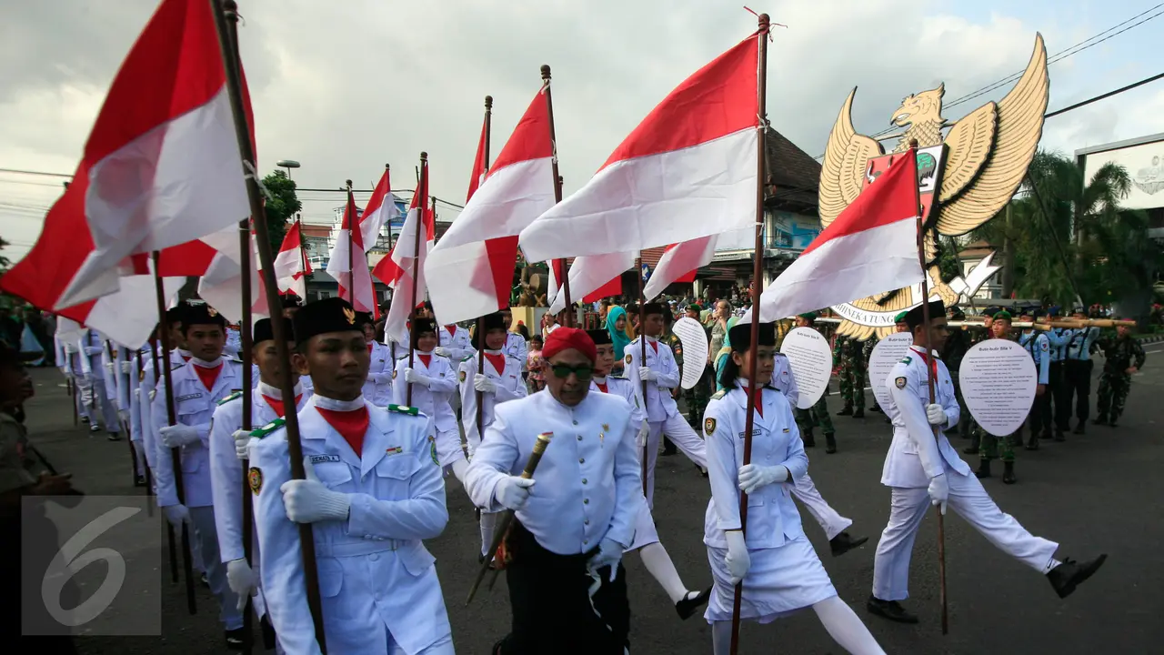 20160601-Warga Yogyakarta Rayakan Hari Pancasila dengan Pawai di Malioboro