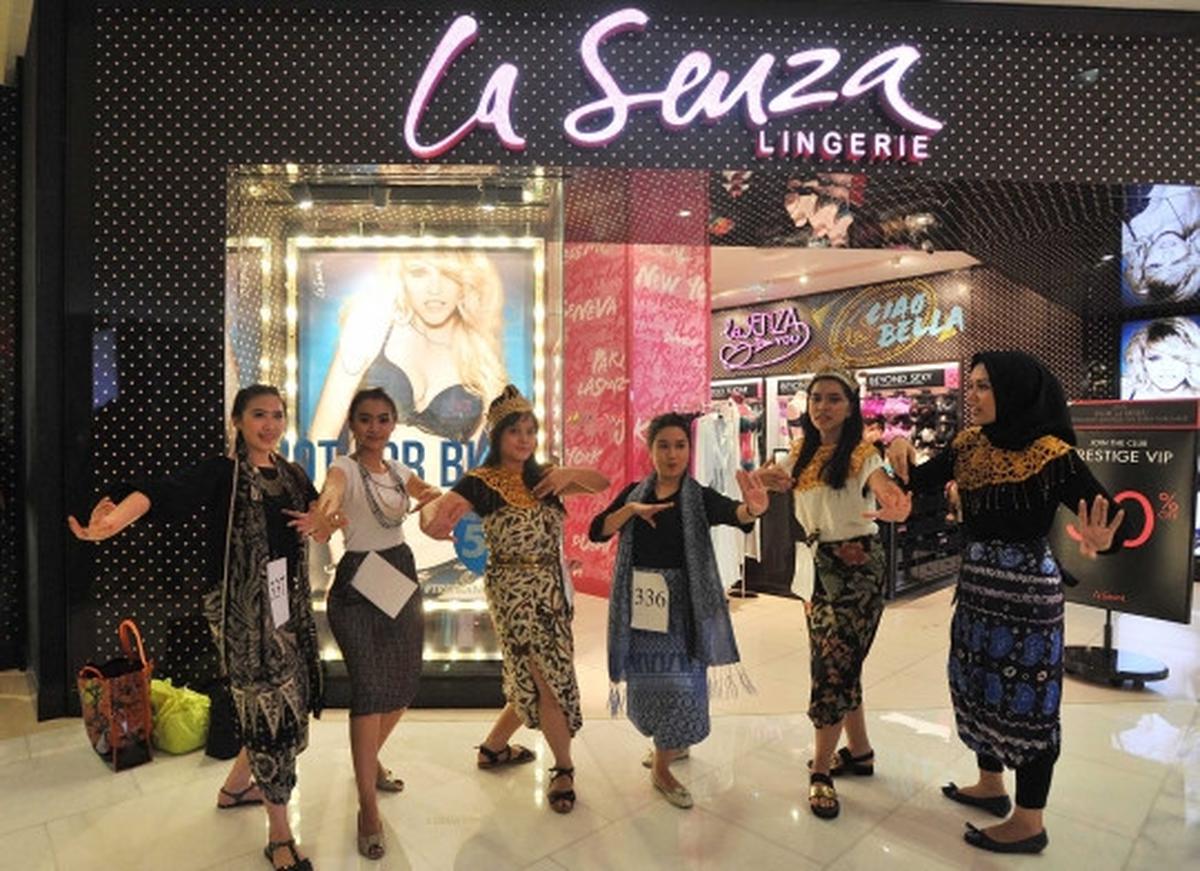 Ribuan peserta Indonesia Menari beraksi di Grand Indonesia