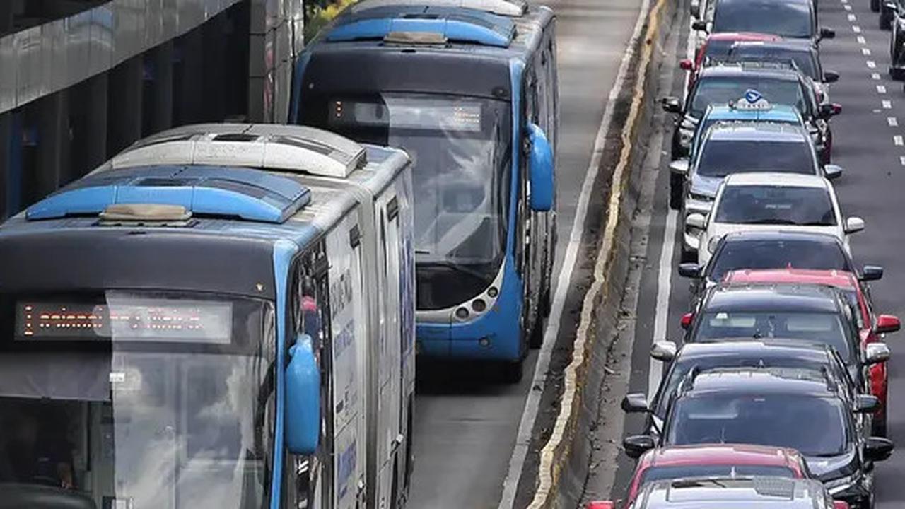 Pria Lansia Cekcok dan Teriaki Penumpang Wanita 'Teroris' Diblacklist TransJakarta