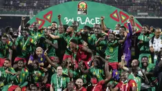 Tuan rumah Kamerun berhasil merebut tempat ketiga Piala Afrika 2021 usai mengalahkan Burkina Faso di Ahmadou Ahidjo Stadium, Yaounde, Minggu (6/2/2022) dini hari WIB. (AP/Themba Hadebe)