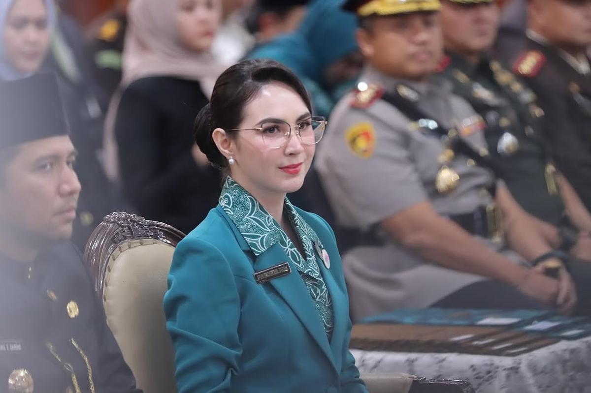 5 Artis Indonesia yang Punya Hobi Unik, Prilly Latuconsina Hobi Mancing Bareng Bapak-bapak