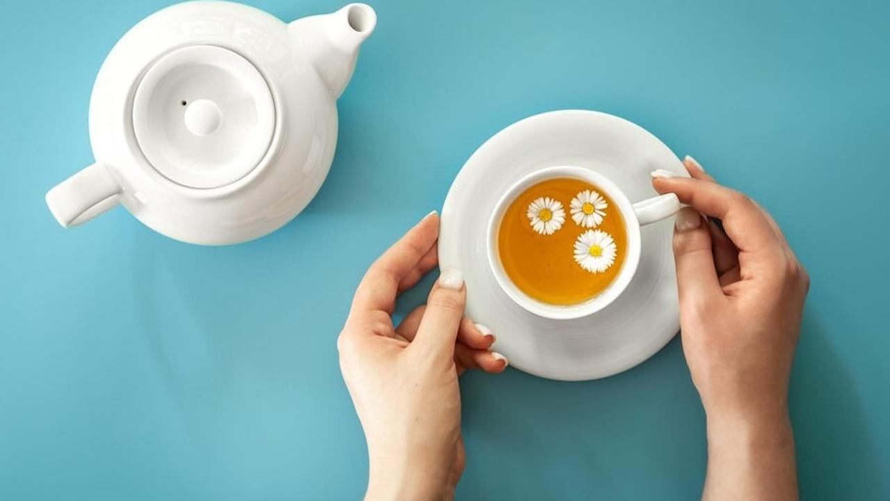 2.&nbsp;Teh Herbal: Penenang Pencernaan alami