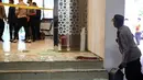 Wasekjen Majelis Ulama Indonesia (MUI) Bidang Hukum dan HAM Ikhsan Abdullah membenarkan telah terjadi penembakan di Kantor MUI Menteng, Jakarta Pusat. Pelaku Orang Tak Dikenal (OTK) itu mengaku sebagai tuhan. (Liputan6.com/Faizal Fanani)