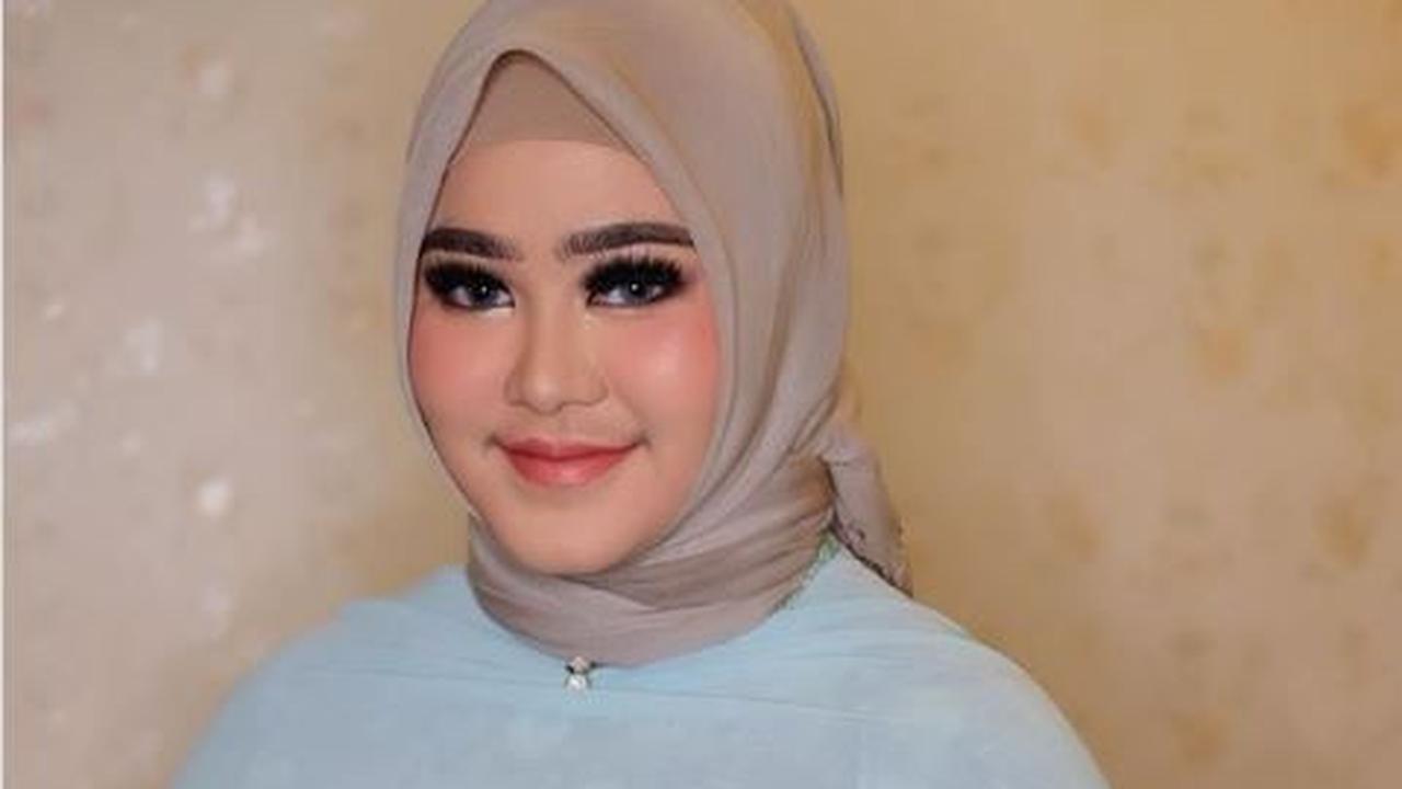 Dikabarkan Lepas Hijab, Ini 5 Potret Terbaru Sherrin Tharia Mantan Istri Zumi Zola