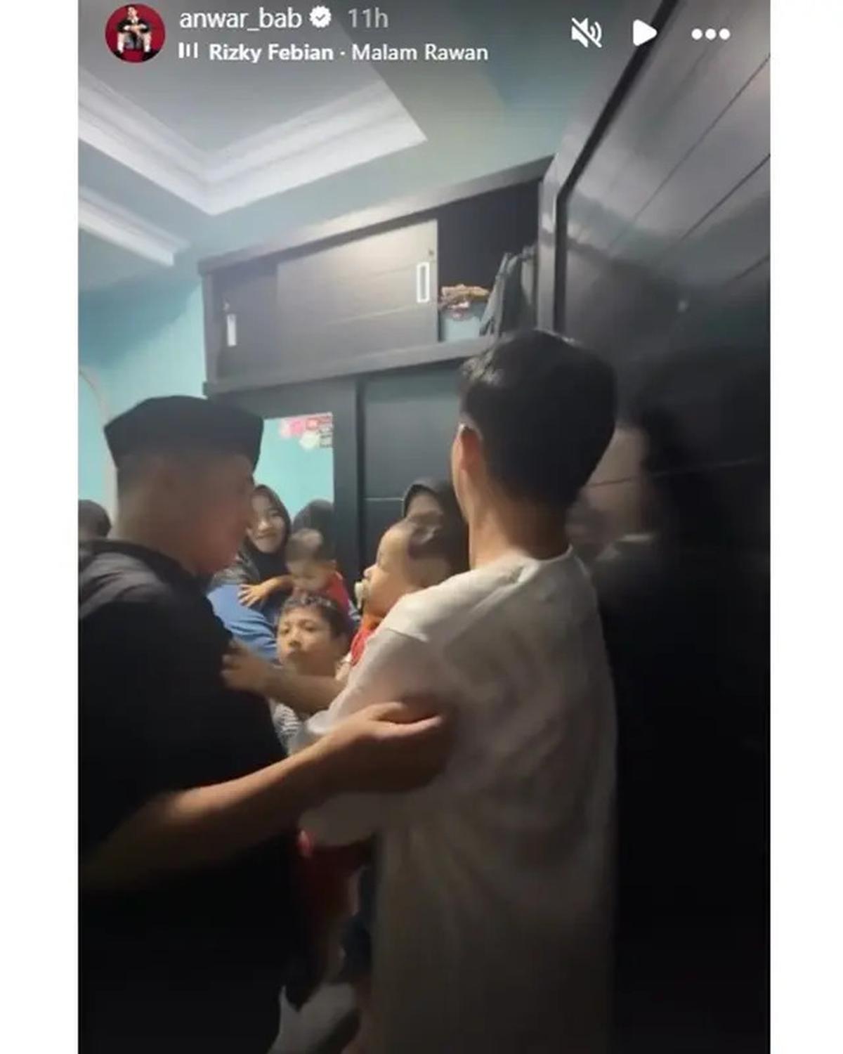 6 Momean Irfan Hakim dan Anwar BAB Gendong Anak Mpok Alpa di Tahlilan 7 Hari