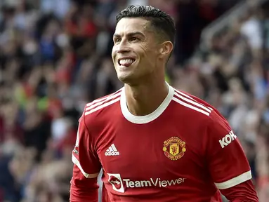 Cristiano Ronaldo kembali menjalani debutnya di Old Trafford pada laga melawan Newcastle. Dirinya mampu mencetak brace untuk Manchester United. CR7 pernah menjadi bagian dari skuat Setan Merah pada 2003 hingga 2009, sebelum melanjutkan kariernya ke Real Madrid dan Juventus. (Foto: AP/Rui Vieira)