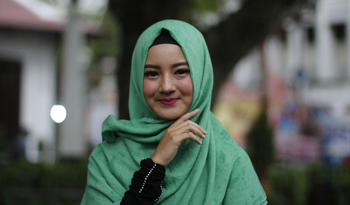 1. Jangan Memakai Hijab sebelum Rambut Benar-Benar Kering