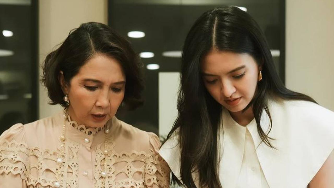 Potret Cantik Ibunda Raline Shah Diperayaan Ulang Tahunnya, Senyum Manisnya Mirip Banget sama Sang Putri