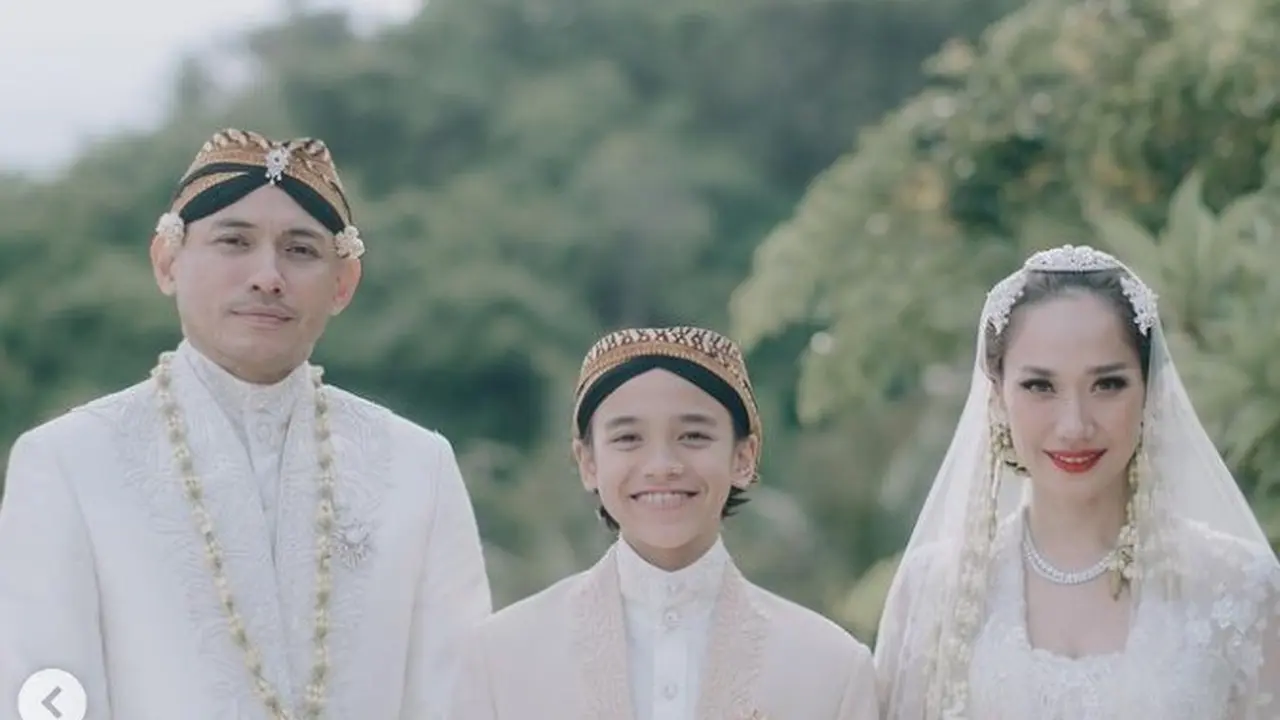 Potret Tiko Aryawardhana, Noah Sinclair, dan Bunga Citra Lestari (Sumber: Instagram/itsmebcl)