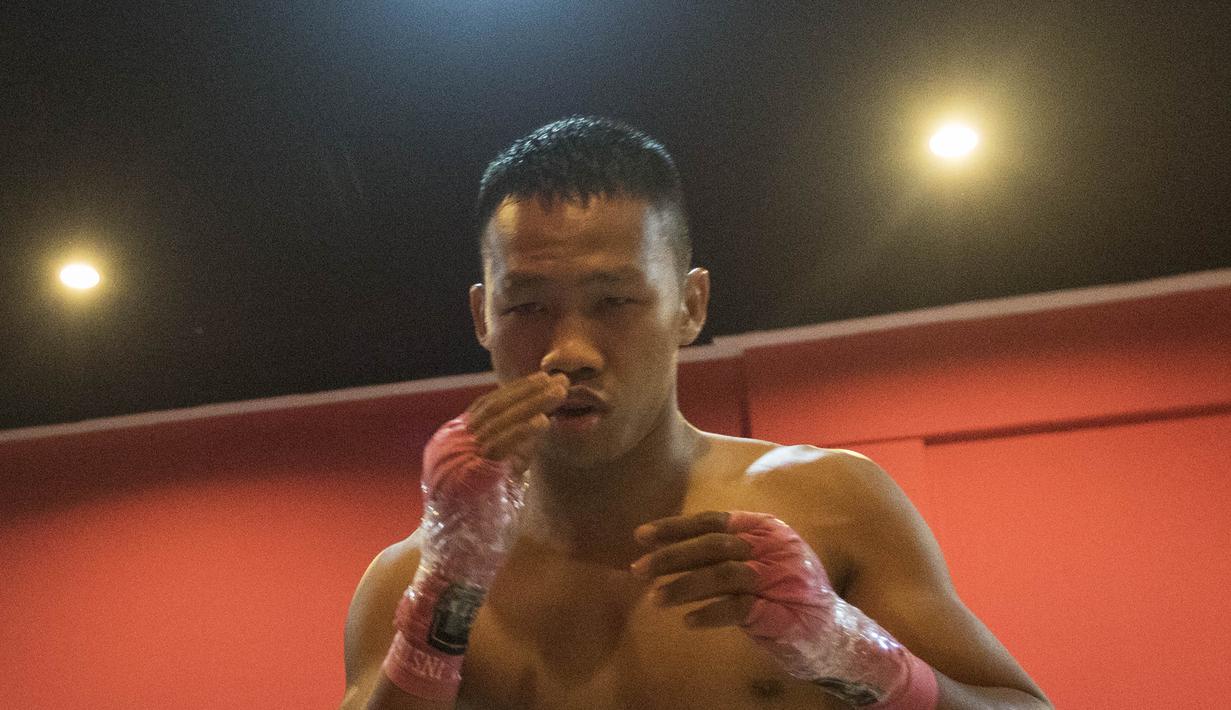 Juara WBO Asia Pasifik dan Afrika, Daud Yordan, optimistis bisa mempertahankan gelar saat menghadapi petinju Jepang, Yoshita Kato. (Bola.com/Vitalis Yogi Trisna)