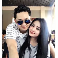 Dewi Perssik dan suami, Angga Wijaya. (Instagram - @anggawijaya88)