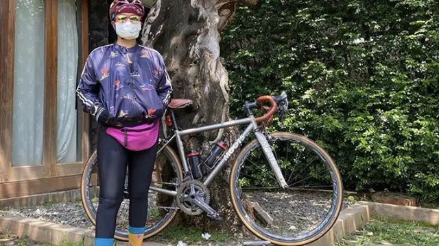 Instagram @Nirinazubir_