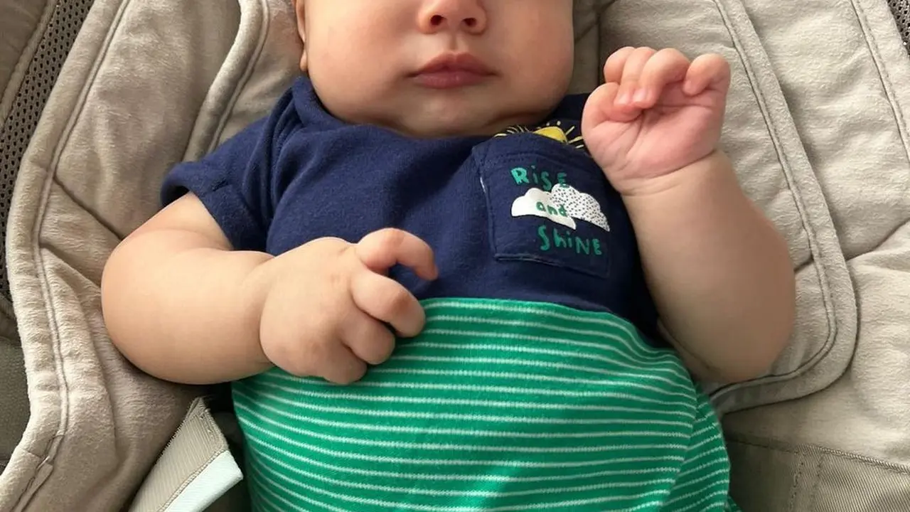 Potret Baby Elhanan yang bikin gemas (Instagram/sammysimorangkir)