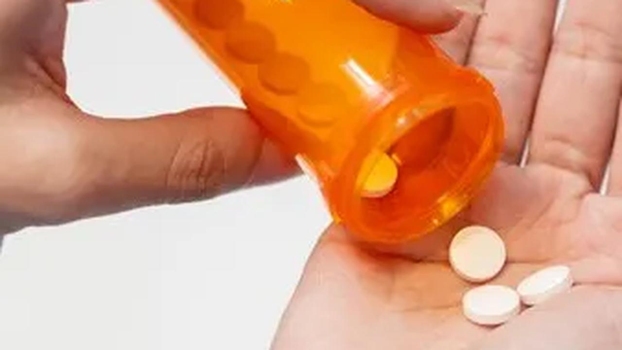 Konsep minum vitamin anak oleh orang dewasa sebenarnya tidak terlalu aneh. Namun, apakah ini aman dan memberikan manfaat?