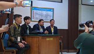 Na Daehoon dan Julia Prastini jalani sidang cerai perdana di Pengadilan Agama Jakarta Selatan, Selasa (18/11/2025) beragenda mediasi dan pemeriksaan berkas. (Foto: M. Altaf Jauhar)