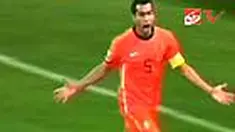 Untuk kali pertama sejak 1978 Belanda berhasil melaju ke babak final Piala Dunia. Di partai semifinal PD 2010 yang digelar di Cape Town, Oranje menang tipis 3-2 (1-1) dari Uruguay. 