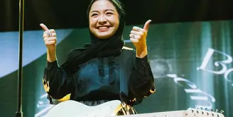 Banda Aceh, yang dikenal dengan julukan "Serambi Mekah," menjadi saksi perjalanan karier Bernadya yang semakin bersinar.