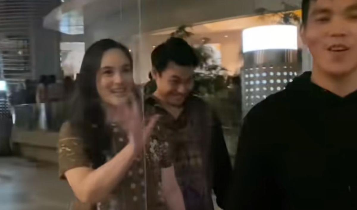 Video tersebut menuai banyak komentar dari netizen. Banyak yang memuji Chelesa Islan yang begitu ramah.<br>