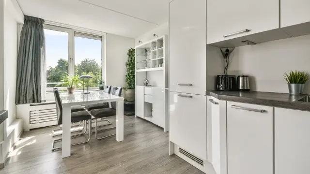 Ilustrasi Desain Dapur Dekat Ruang Tamu (Photo by wirestock on Freepik)