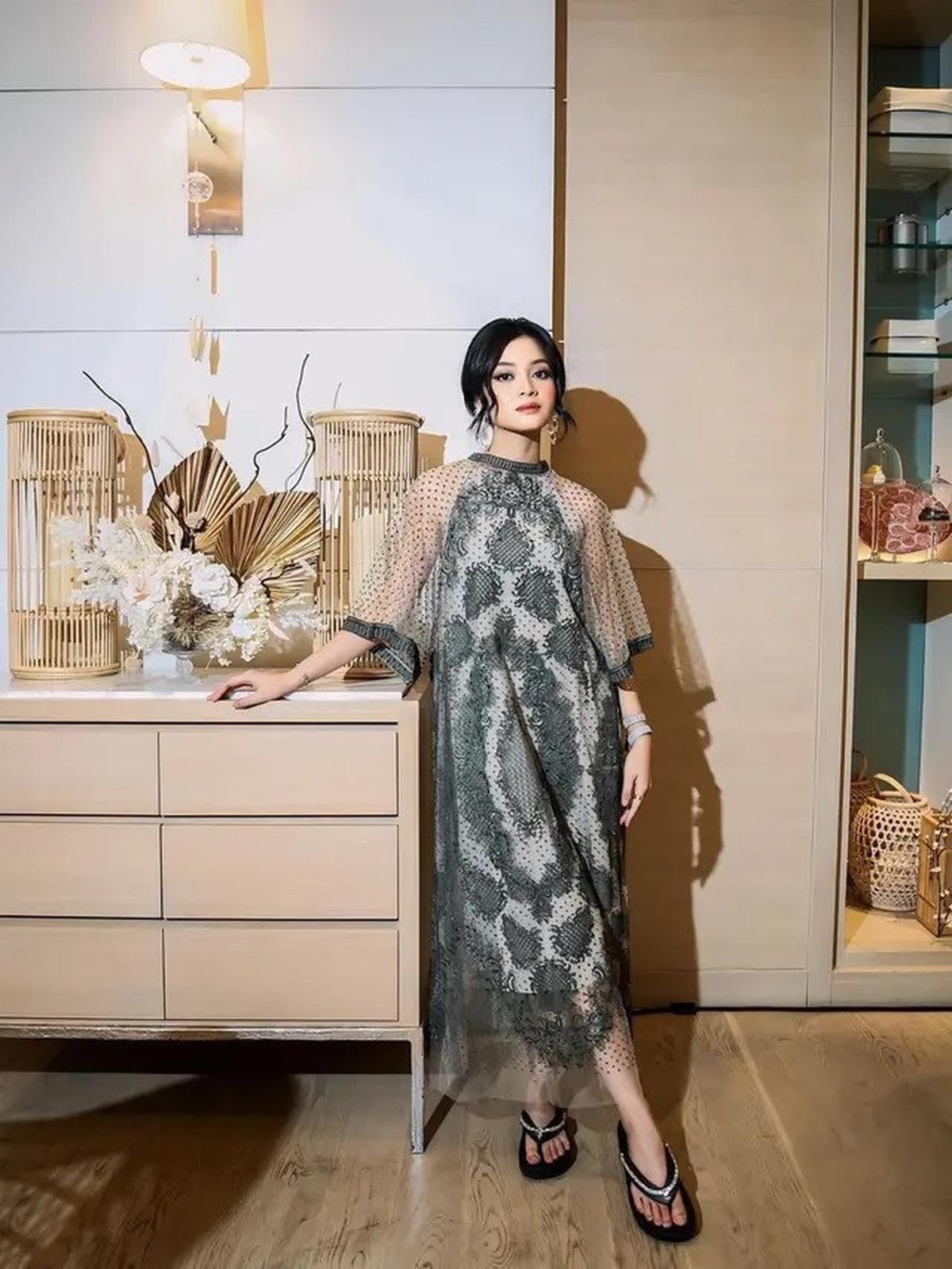 Inspirasi Gamis Lebaran 2025, Dari Plisket Futuristik hingga Renda Feminin