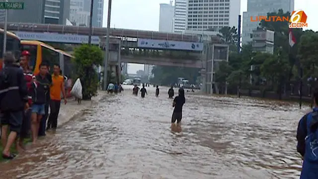 Banjir di Ruas MH Thamrin (Dobel)